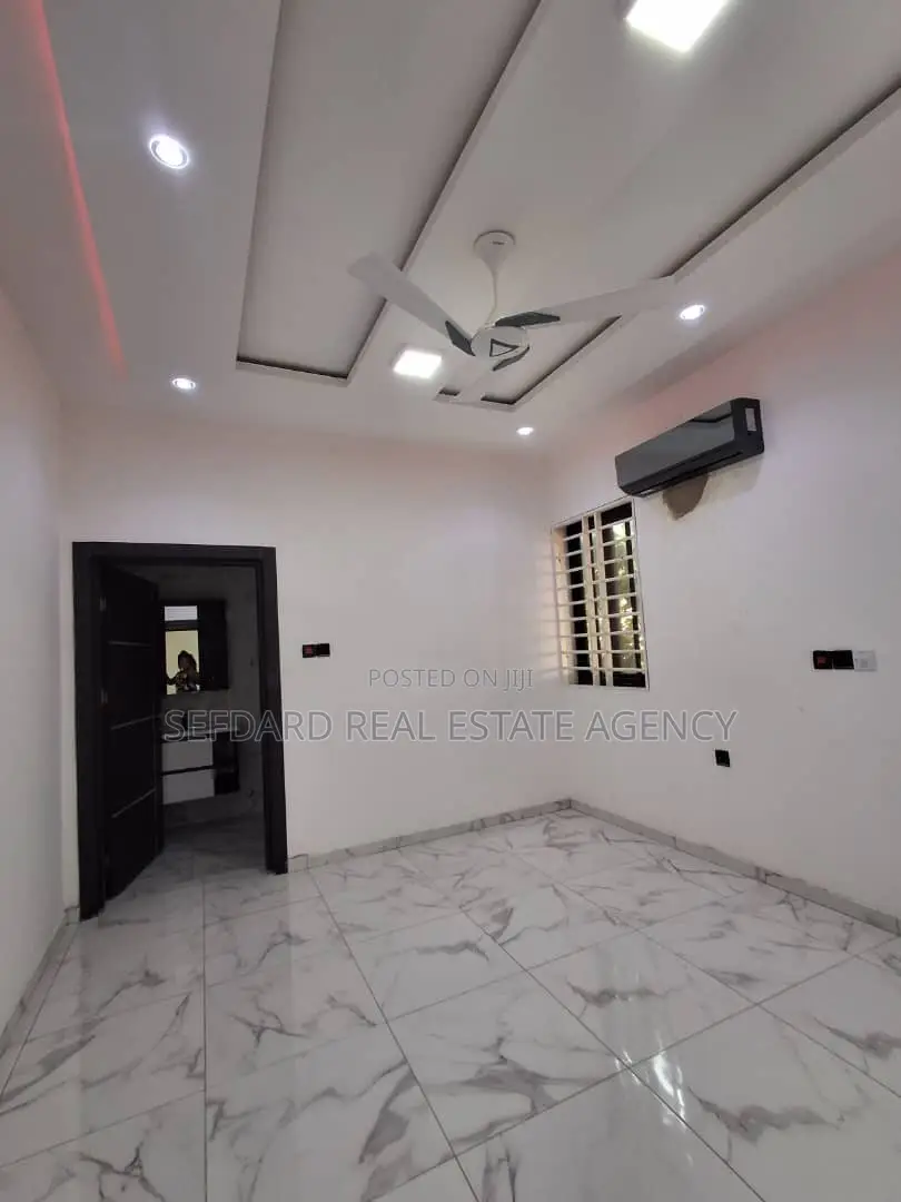 4bdrm Duplex in Sefdard Properties, Haatso for sale
