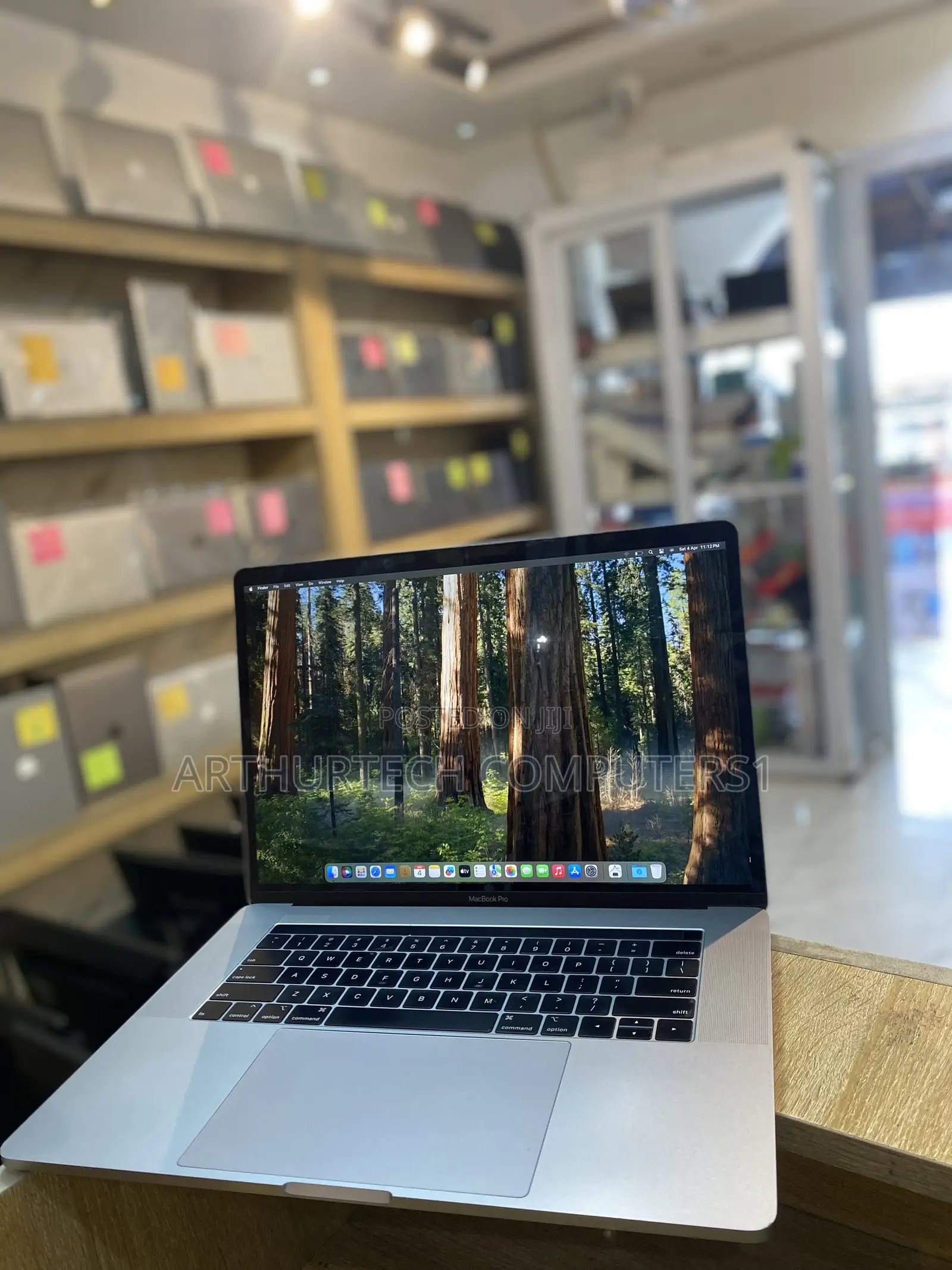 Laptop Apple MacBook Pro 2018 16GB Intel Core i7 SSD 1T