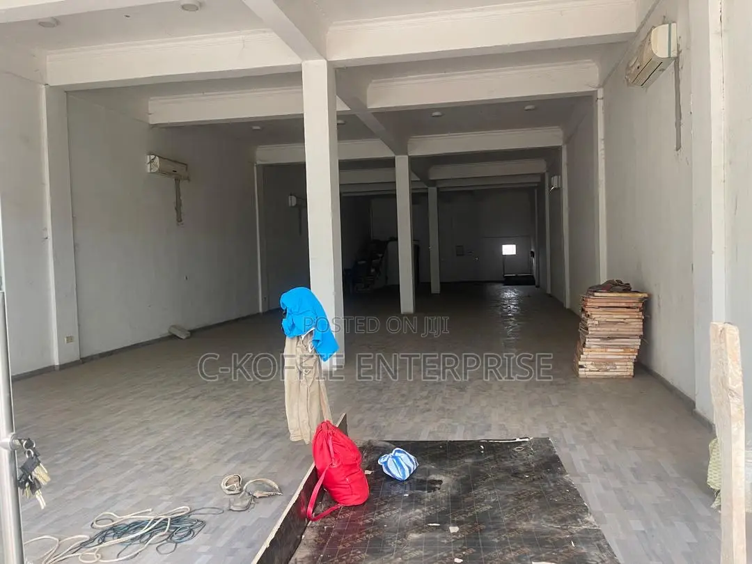New 100sqm Showroom + 700sqm Warehouse at Spintex for Rent