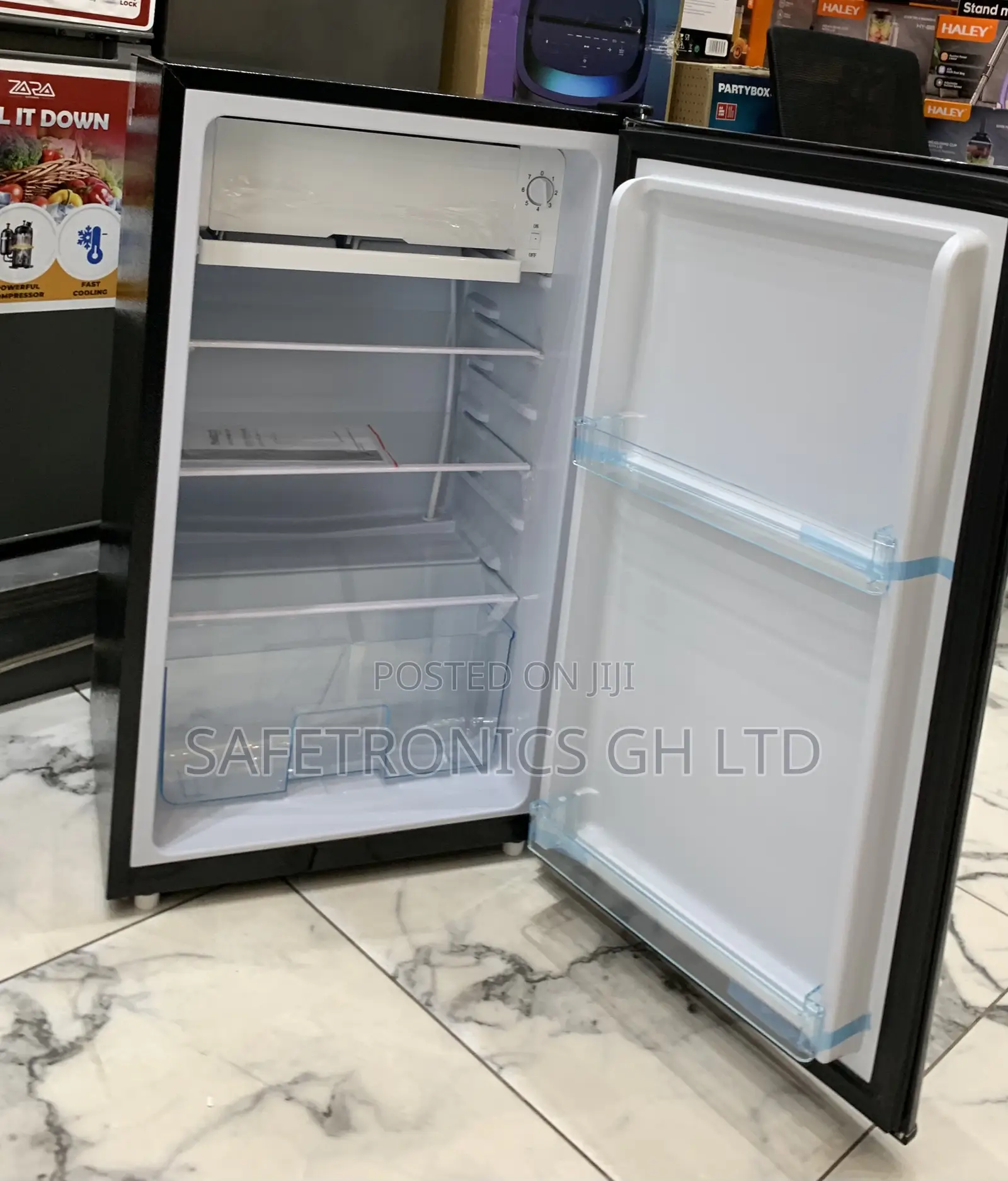 Grab Good Table Top Refrigerator Sku: Nasf1-110fl-B Nasco 92l