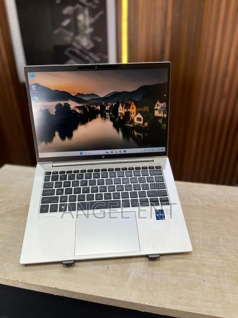 Laptop HP EliteBook 840 G10 16GB Intel Core i7 SSD 256GB