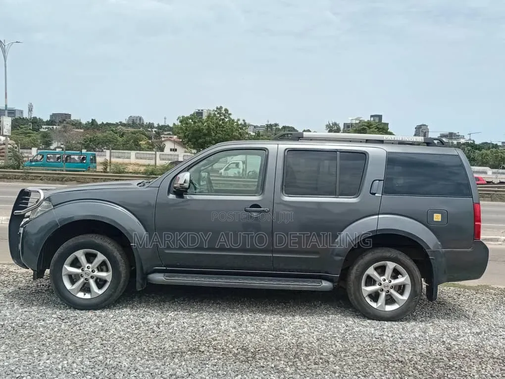 Nissan Pathfinder 2013 Gray