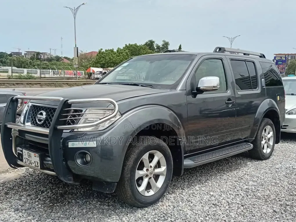 Nissan Pathfinder 2013 Gray