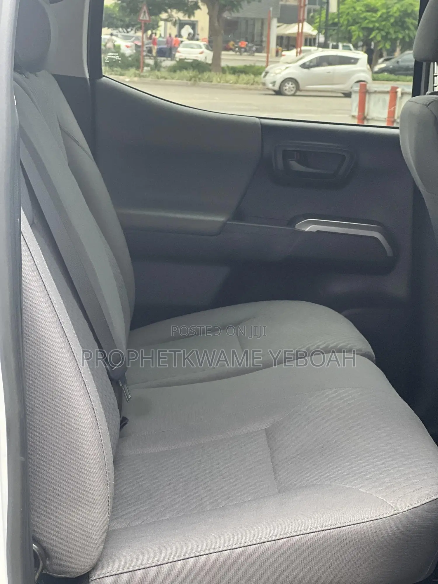 Toyota Tacoma SR5 2021 White
