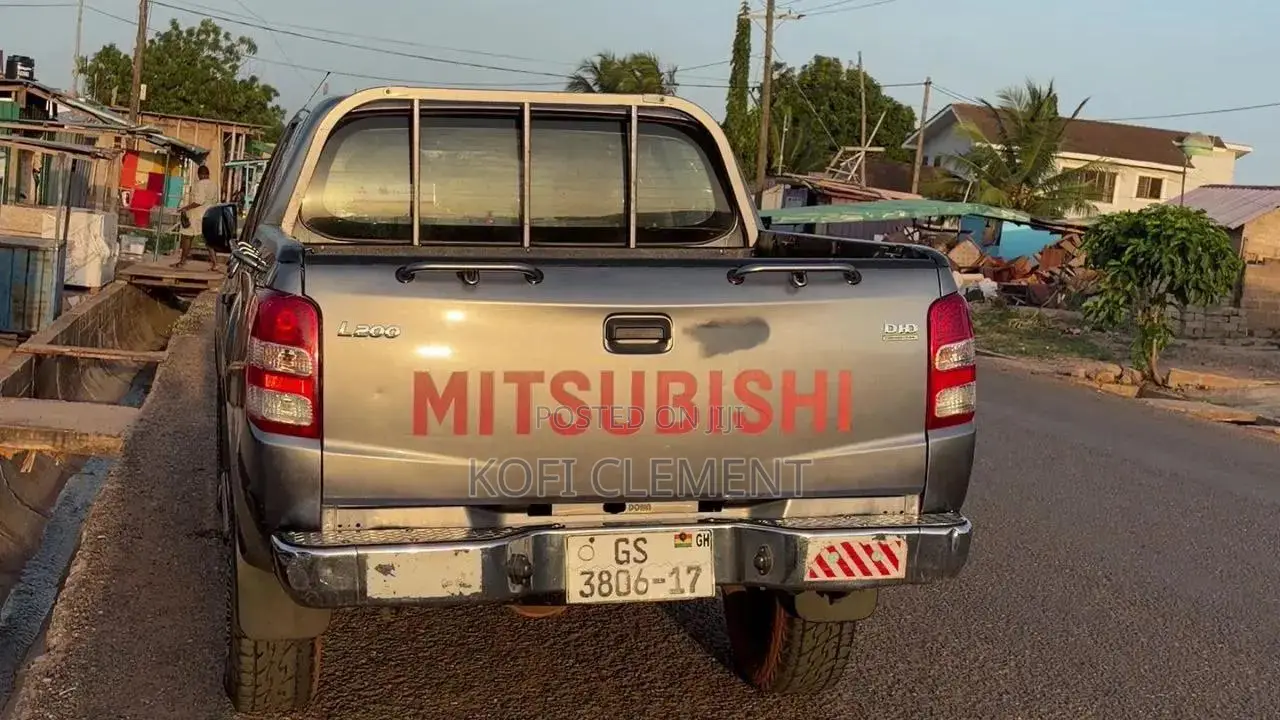 Mitsubishi L200 2017 Gray