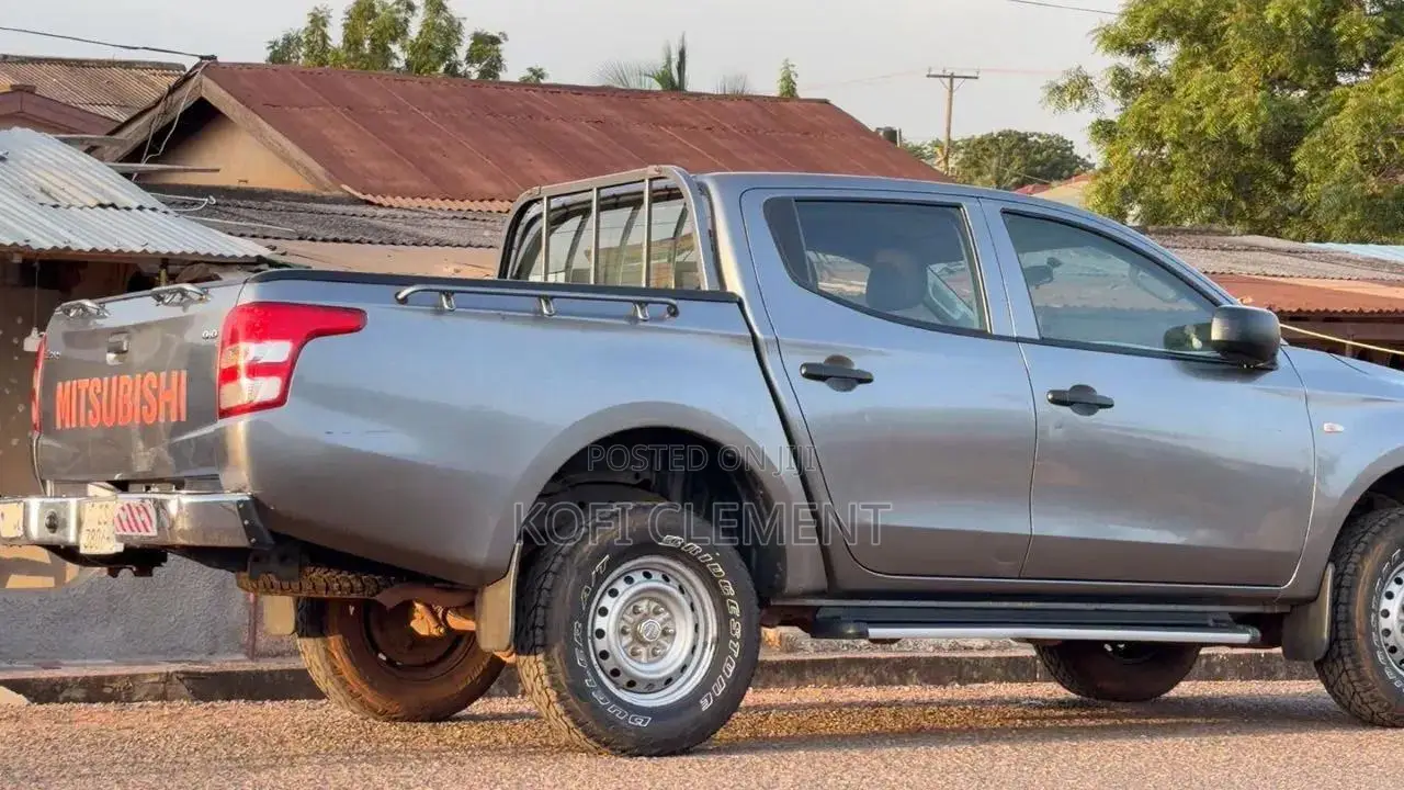 Mitsubishi L200 2017 Gray