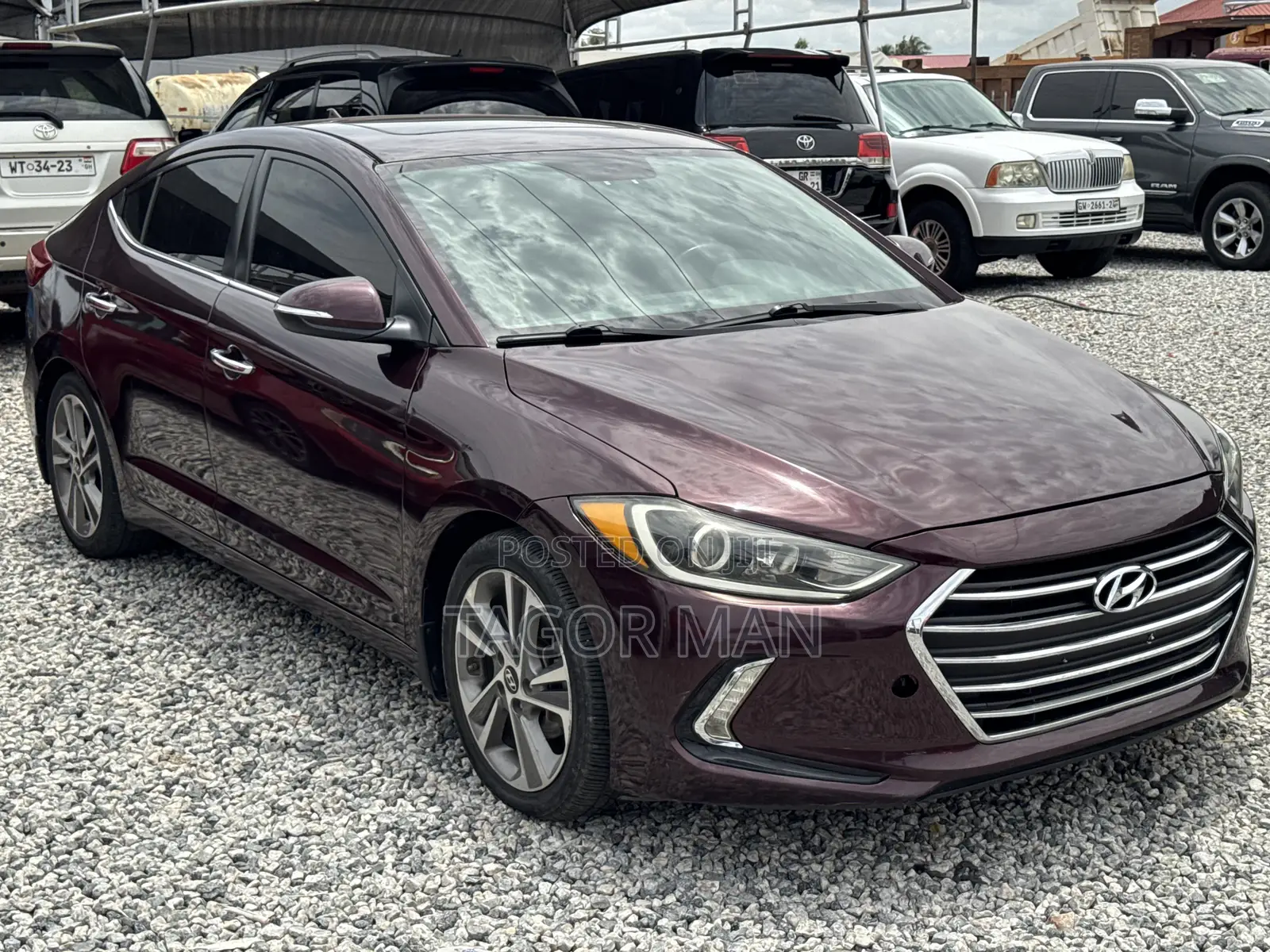 Hyundai Elantra Limited Sedan FWD (2.0L 4cyl 6A) 2017 Red