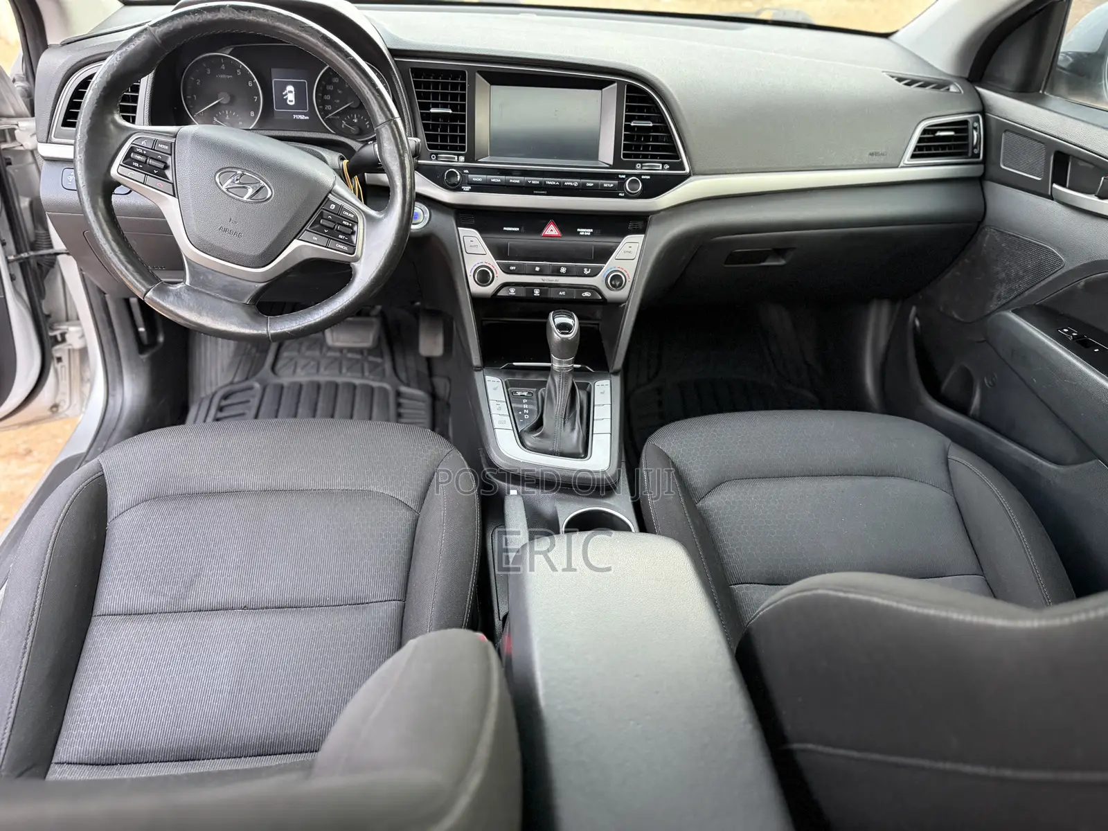 Hyundai Elantra Value Edition Sedan FWD (2.0L 4cyl 6A) 2017 Silver