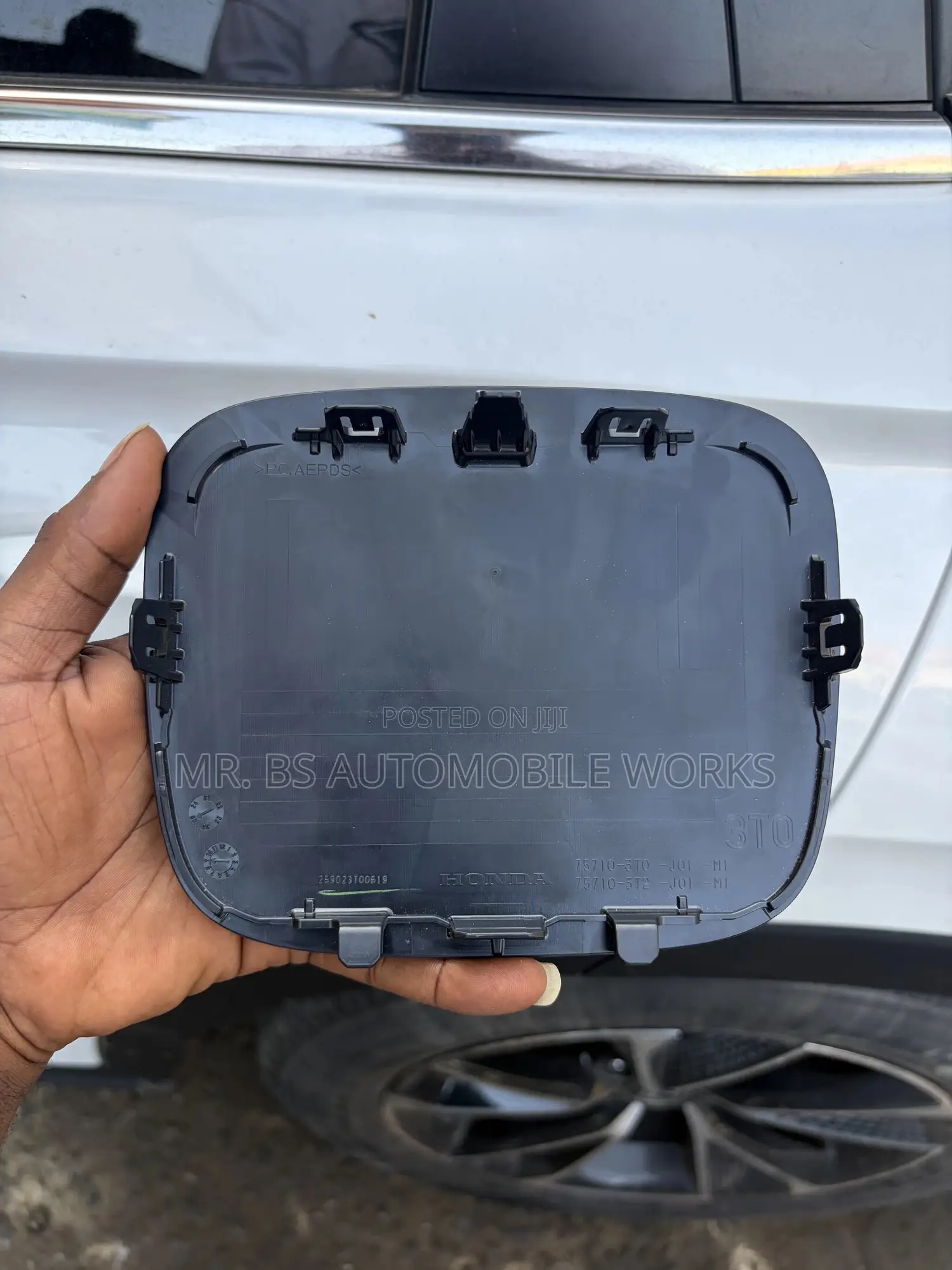 Honda CRV Radar Crown / Emblem / Logo 2023-2026