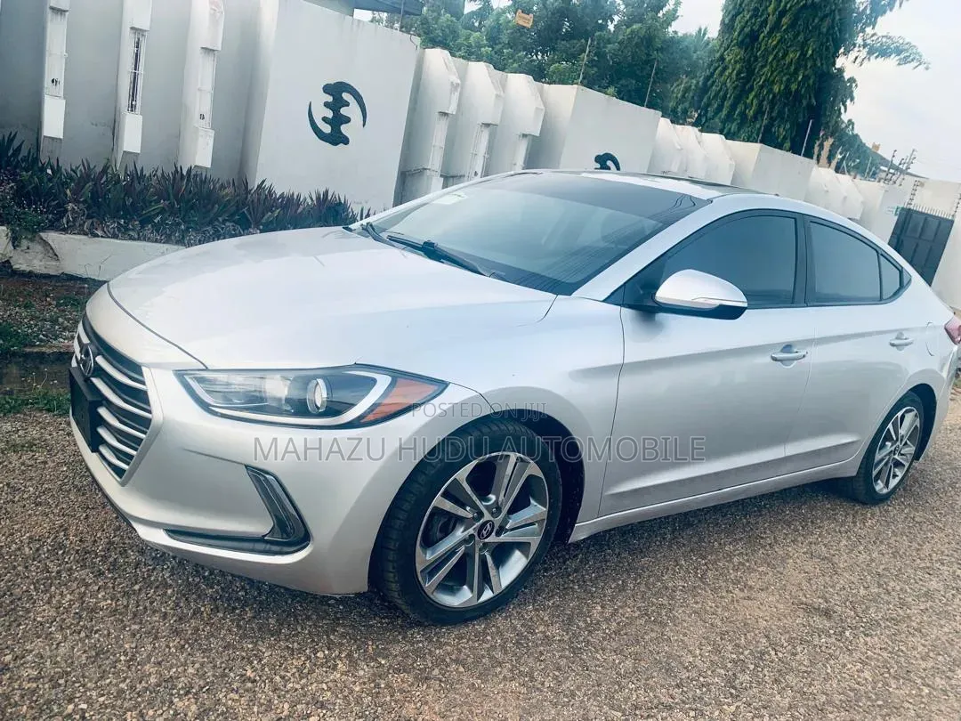Hyundai Elantra Value Edition Sedan FWD (2.0L 4cyl 6A) 2017 Silver