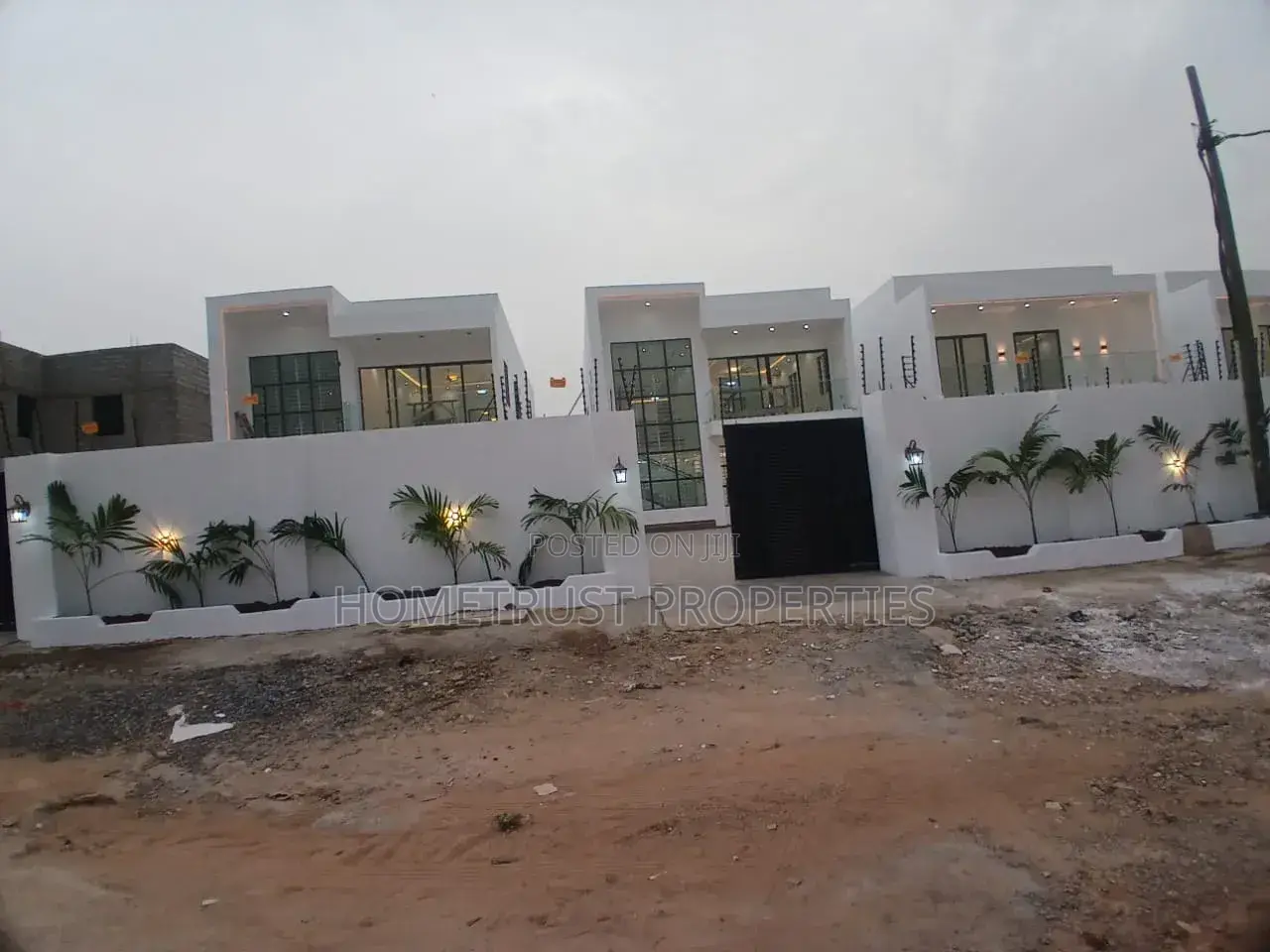 4bdrm Duplex in East Legon Hills, Boundary Road Area for sale