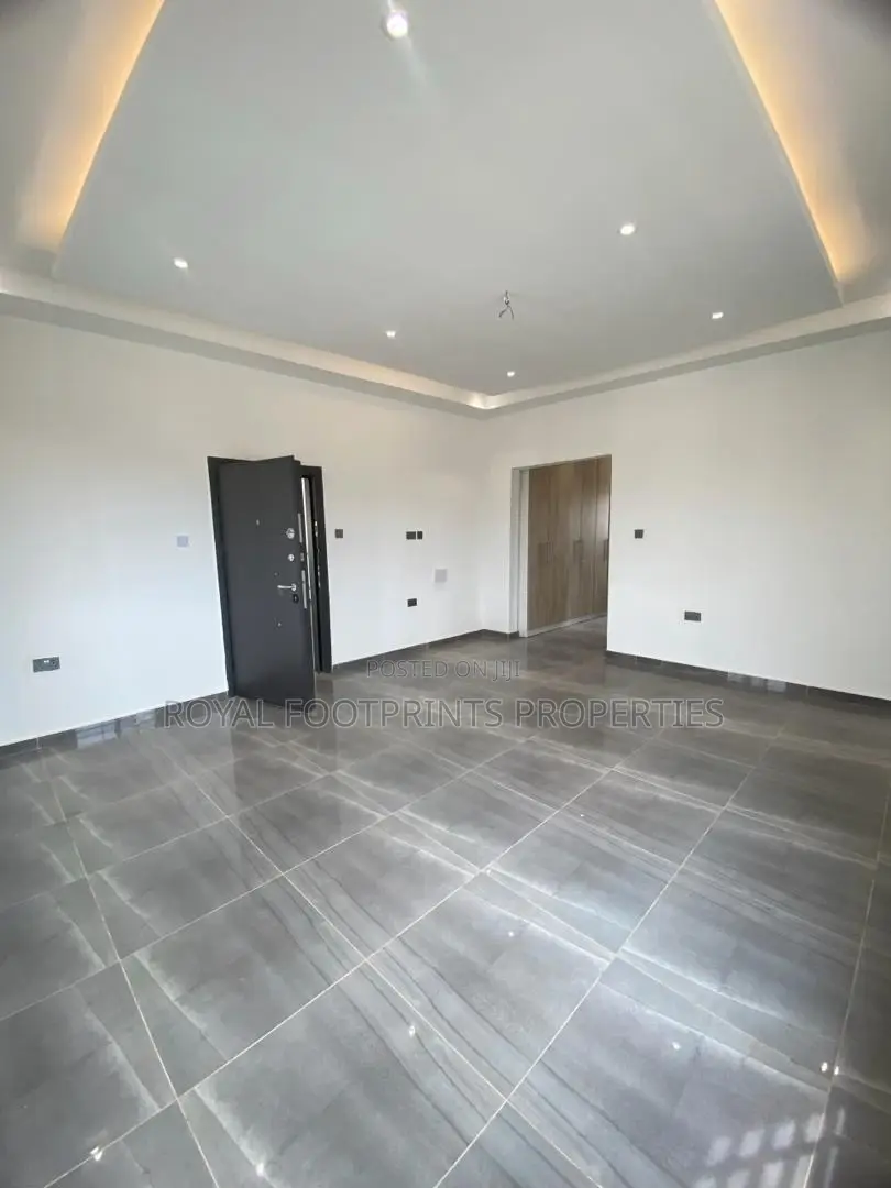 4bdrm House in Royal Footprints, Lake Side Estate for sale