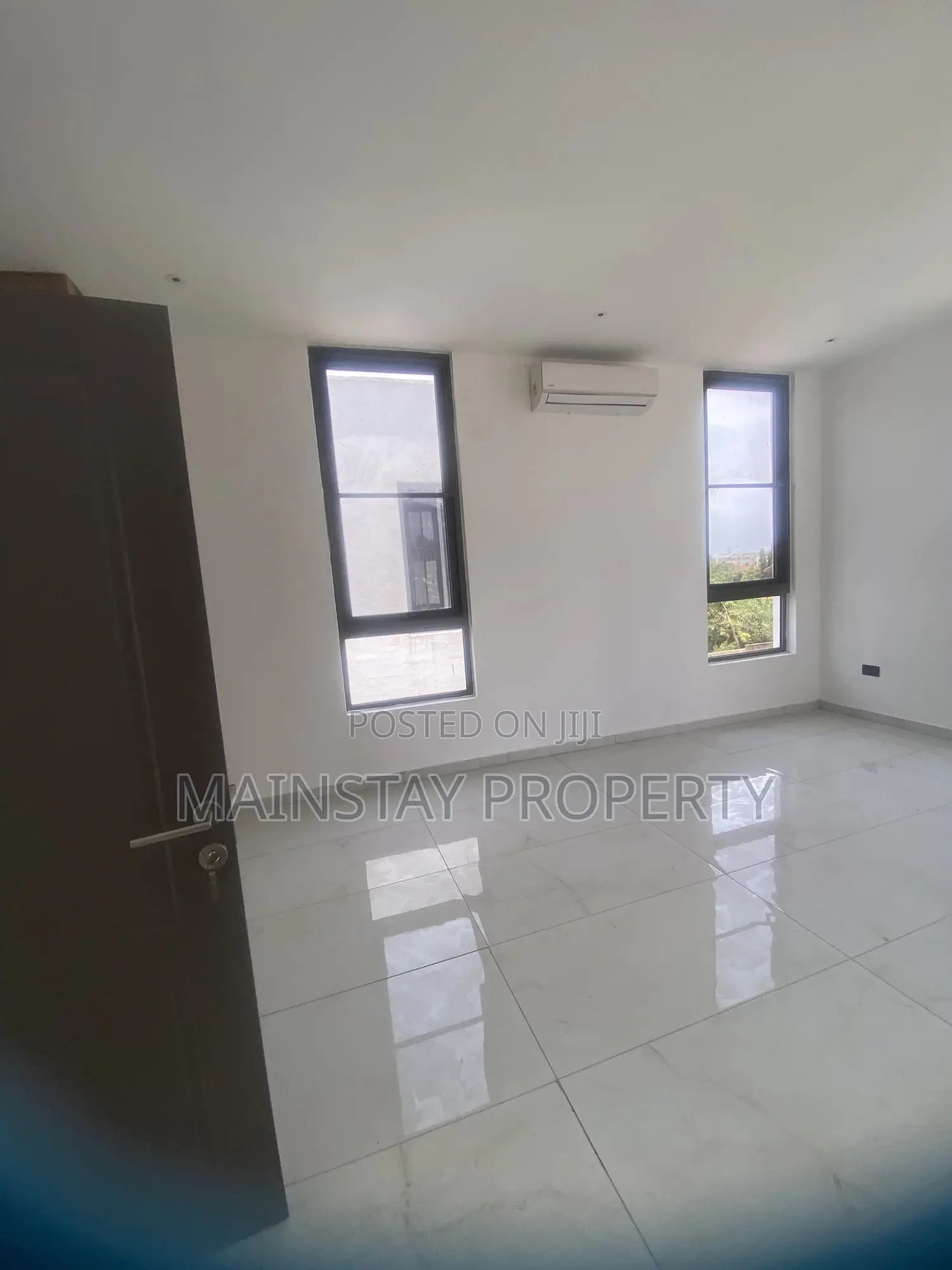 4bdrm Townhouse/Terrace in Mainstay Estates, East Legon for sale