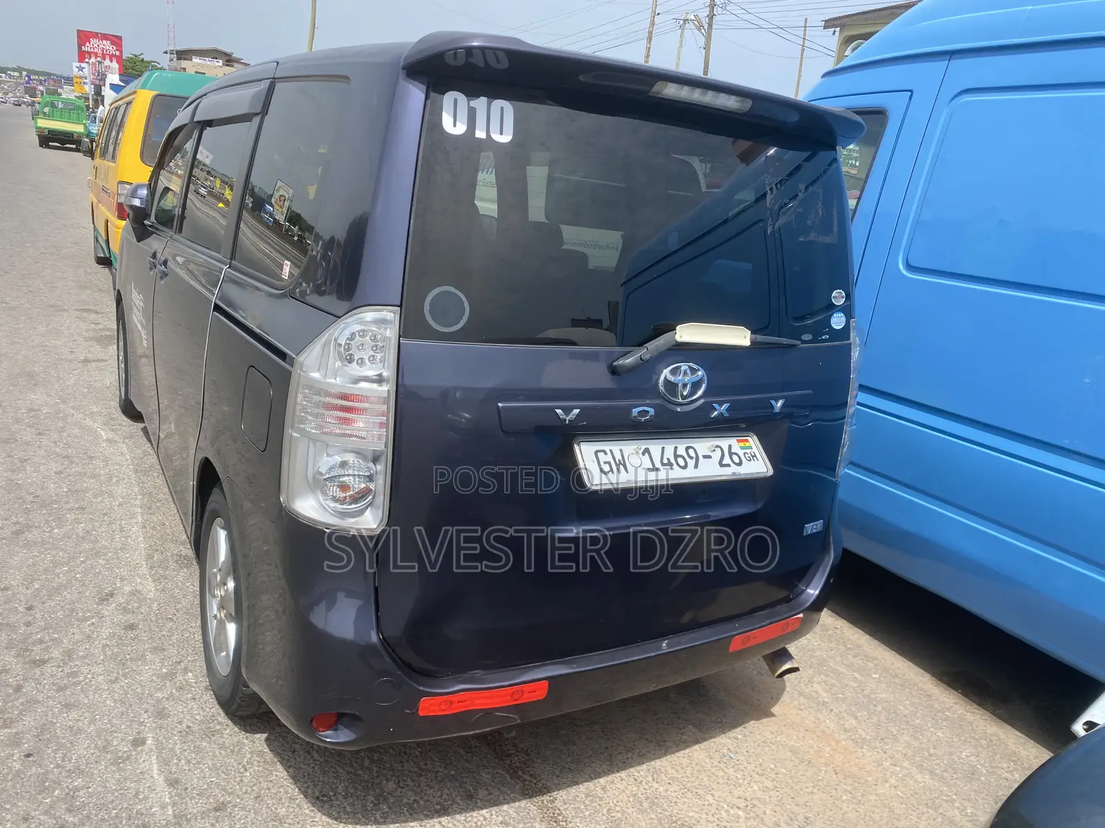 Toyota Voxy 2013 Black