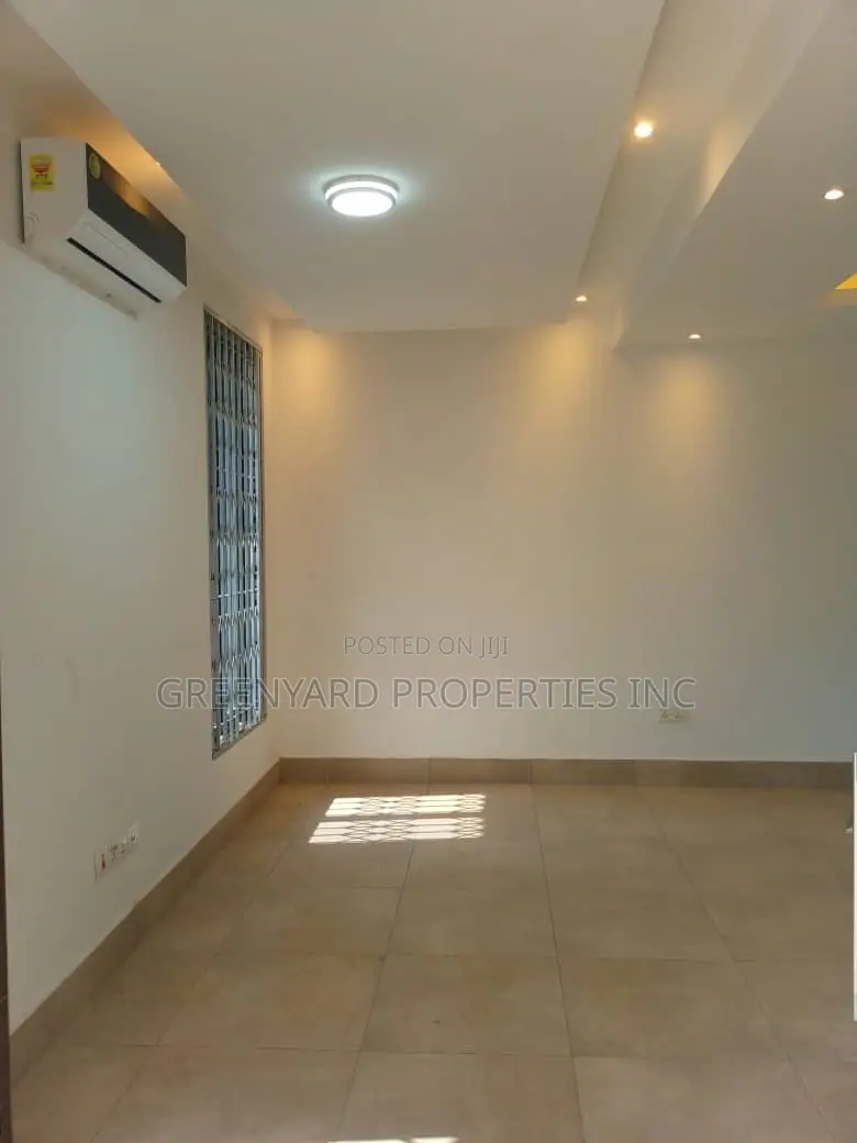 3bdrm Townhouse / Terrace in Airport for rent
