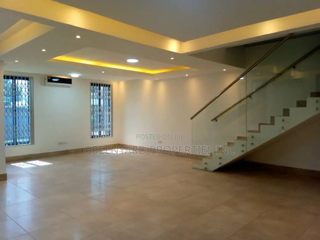 3bdrm Townhouse / Terrace in Airport for rent