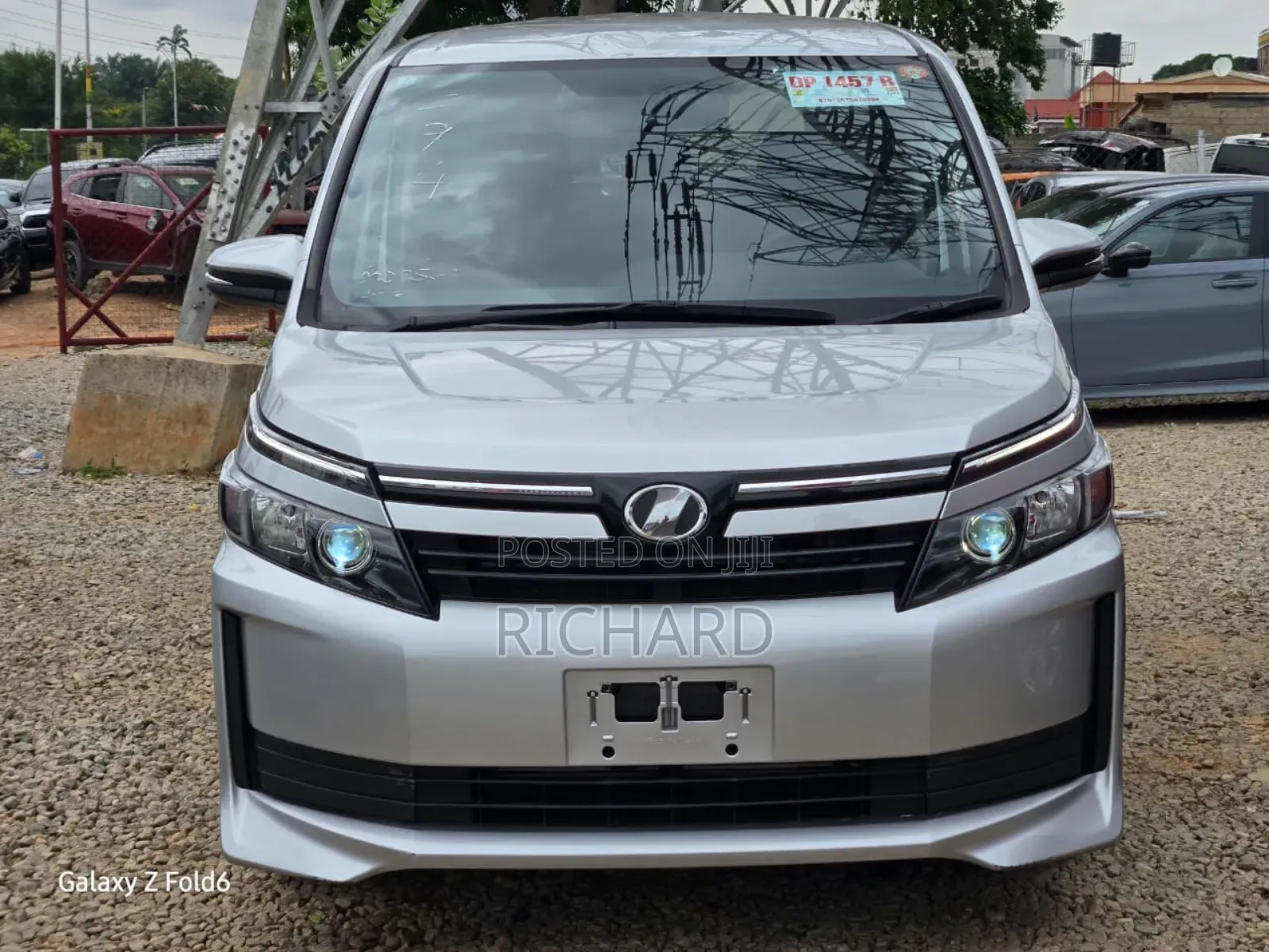 Toyota Voxy SV Premium 2014 Silver