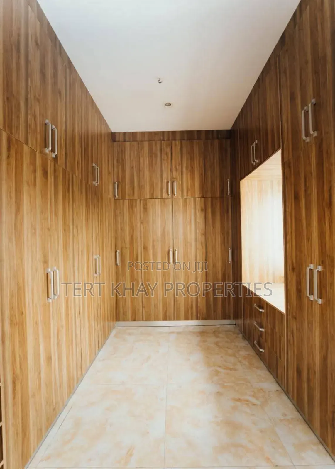 5bdrm House in East Legon for sale