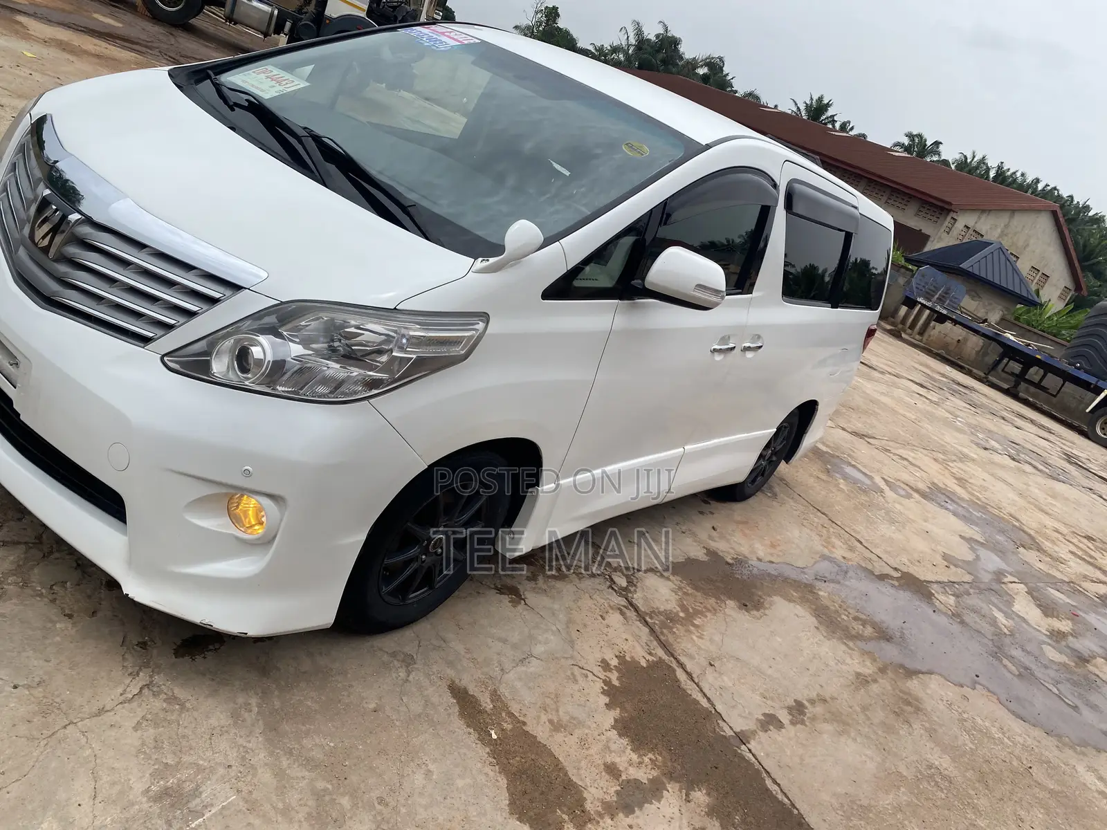 Toyota Alphard 2.4 Petrol FWD 2012 White