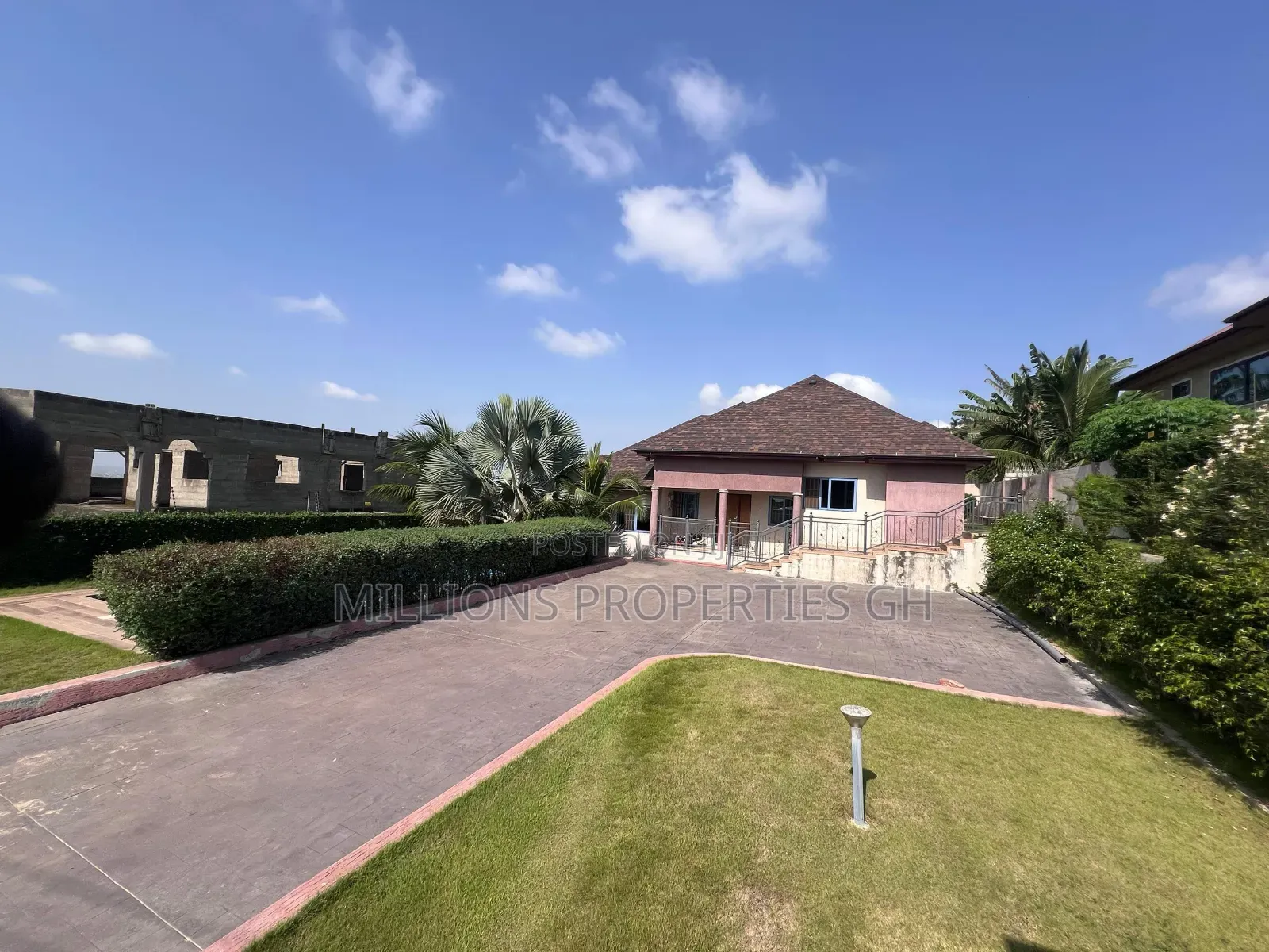 3bdrm House in Millions Properties, Accra Metropolitan for sale