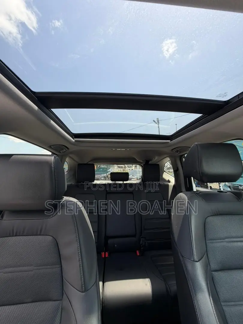 Honda CR-V Touring AWD 2019 White