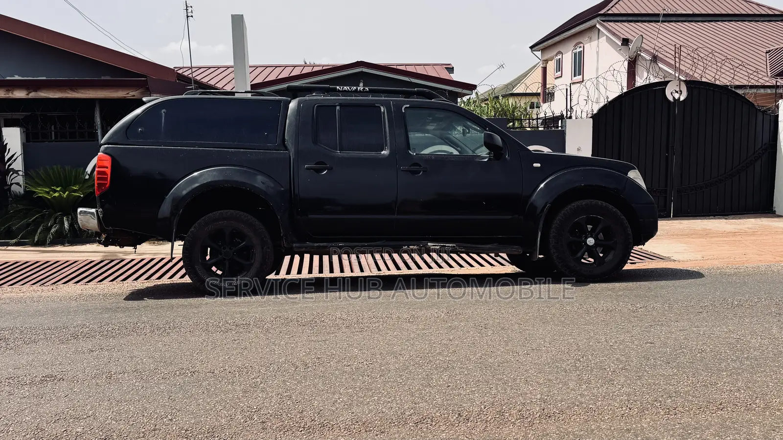 Nissan Navara 2.5 dCi Automatic 2012 Black