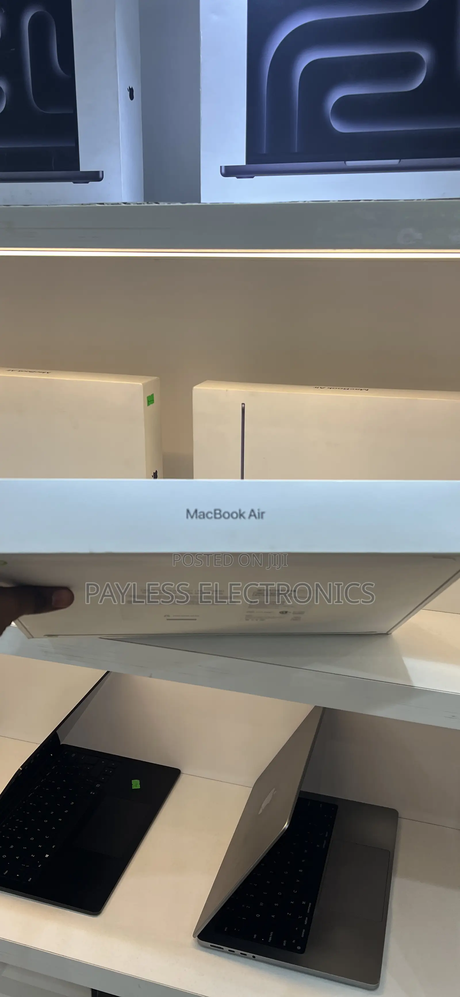New Laptop Apple MacBook Air 2024 M3 15-inch 24GB Apple M3 SSD 512GB