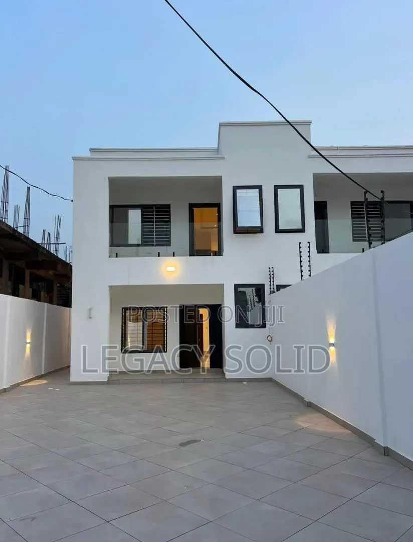 3bdrm House in Legacy Solid Real, Boundary Road Area for sale