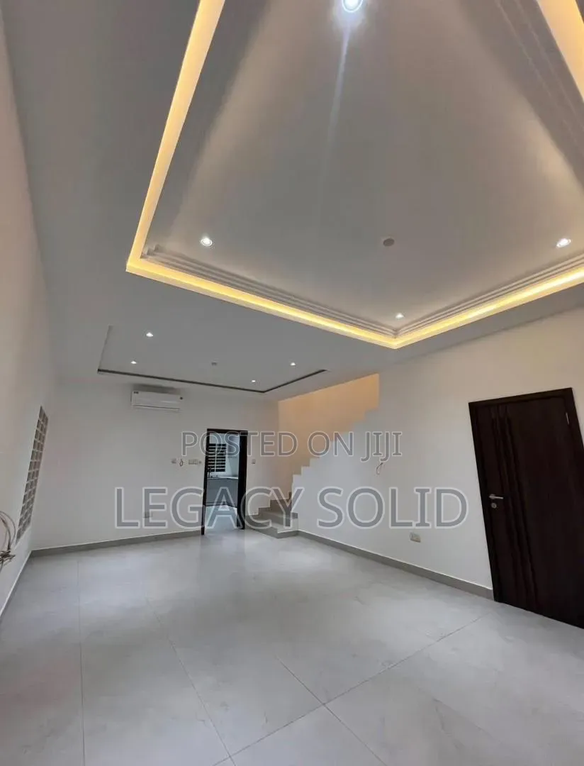 3bdrm House in Legacy Solid Real, Boundary Road Area for sale