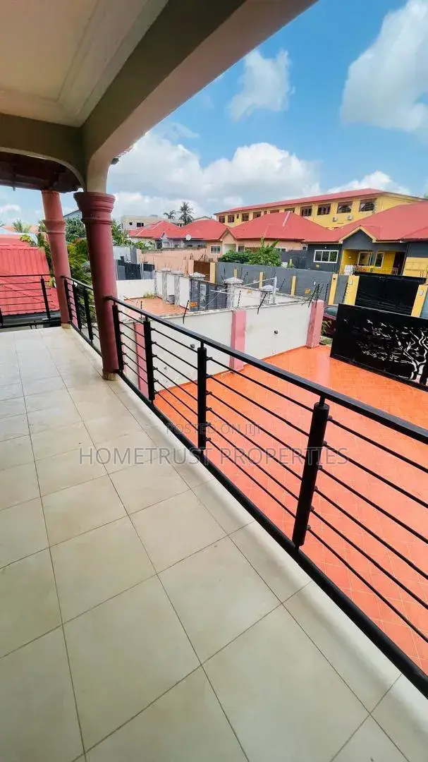 2bdrm Duplex in Achimota Mall Area for sale