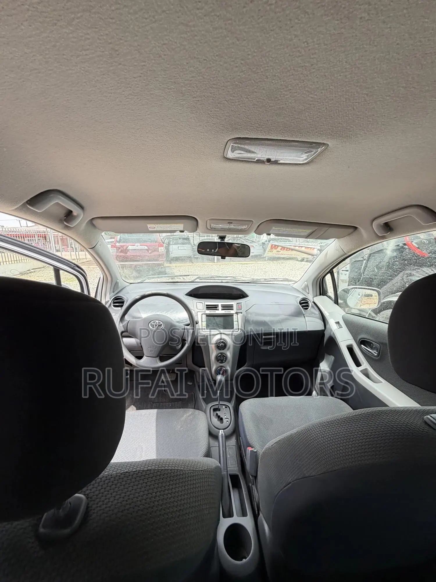 Toyota Vitz 1.5 FWD 5dr 2010 Silver
