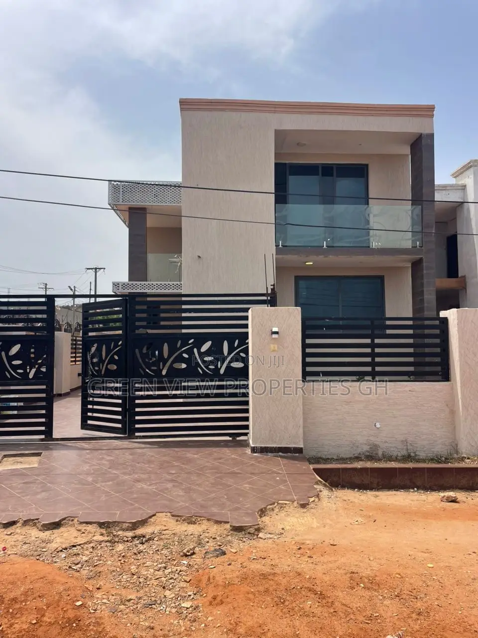 4bdrm Duplex in West Hills Mall Area for rent