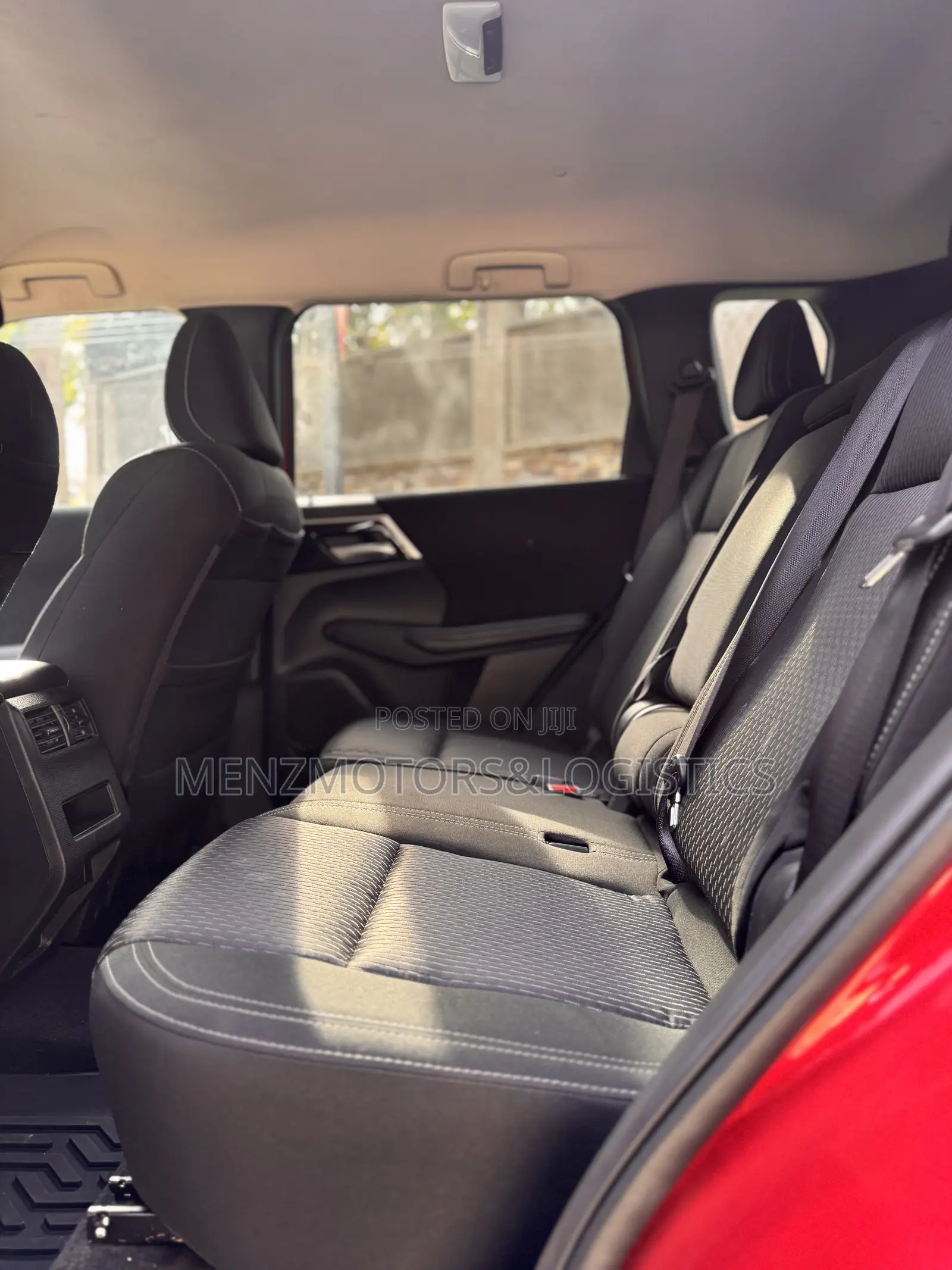 Mitsubishi Outlander SE 2024 Red