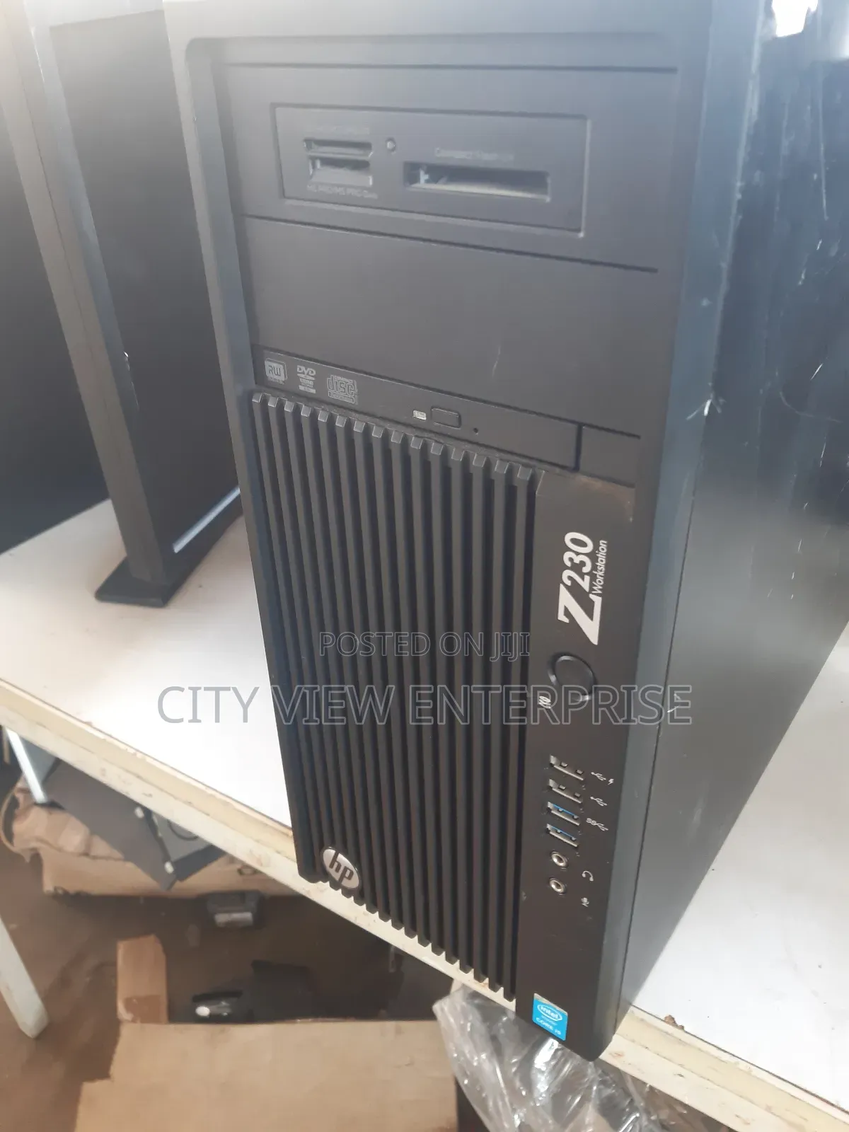 Desktop Computer HP Z230 8GB Intel Core i5 SSD 256GB