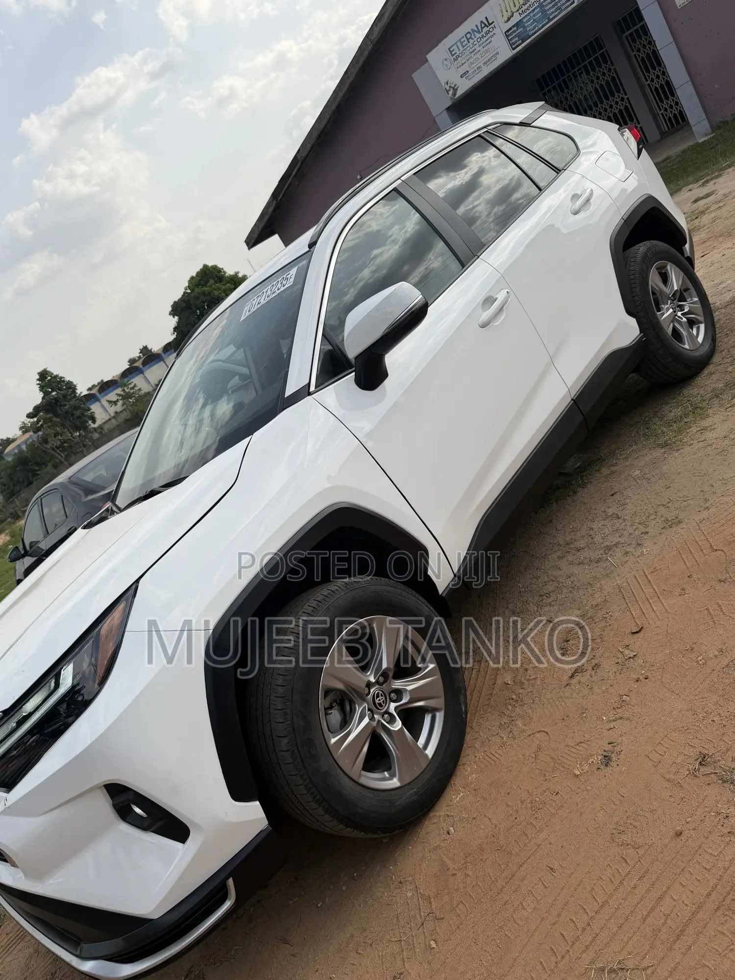 Toyota RAV4 XLE AWD 2023 White