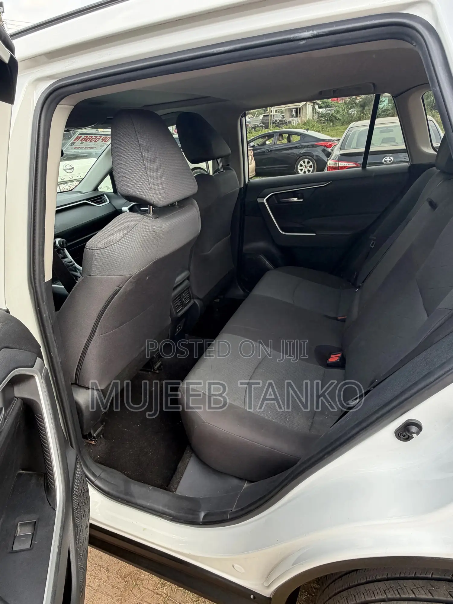 Toyota RAV4 XLE AWD 2023 White