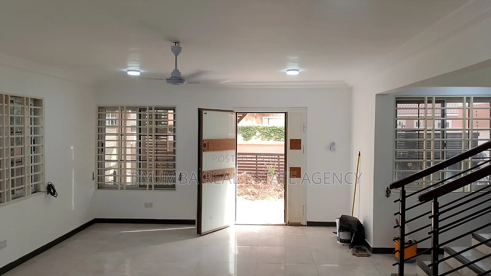 4bdrm Duplex in Tiyumba Real Estate, The Mall for rent