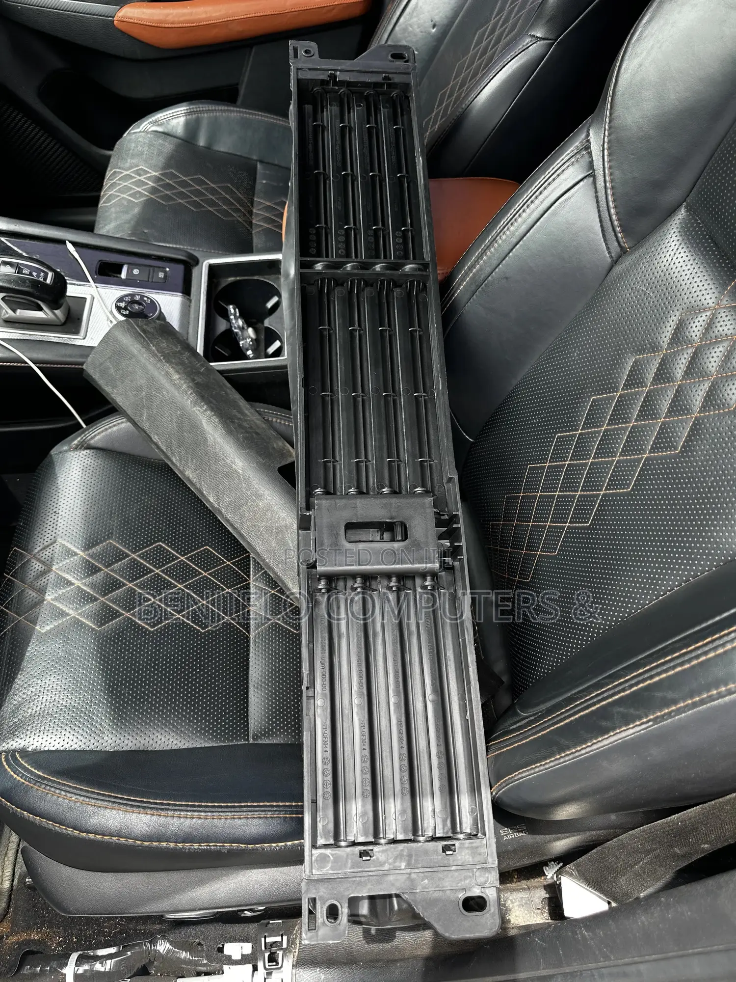 2021- 2026 Mitsubishi Outlander, Nissan Rogue Shutter Grill
