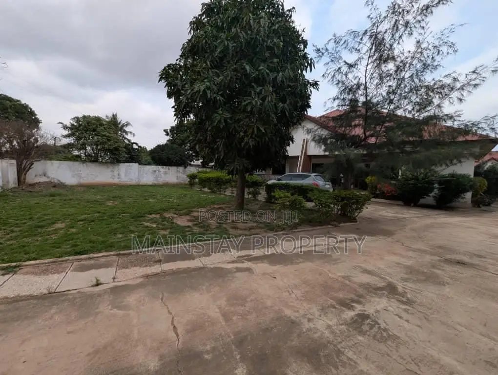 5bdrm House in Mainstay Estates, Achimota for sale