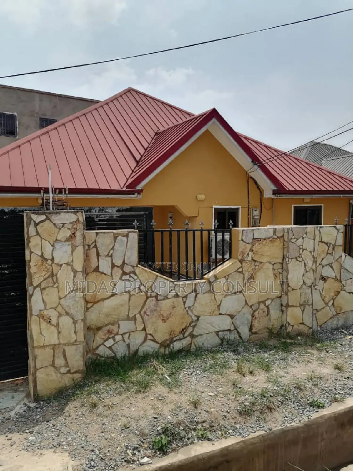 3bdrm House in Adjen Kotoku, Amasaman for sale