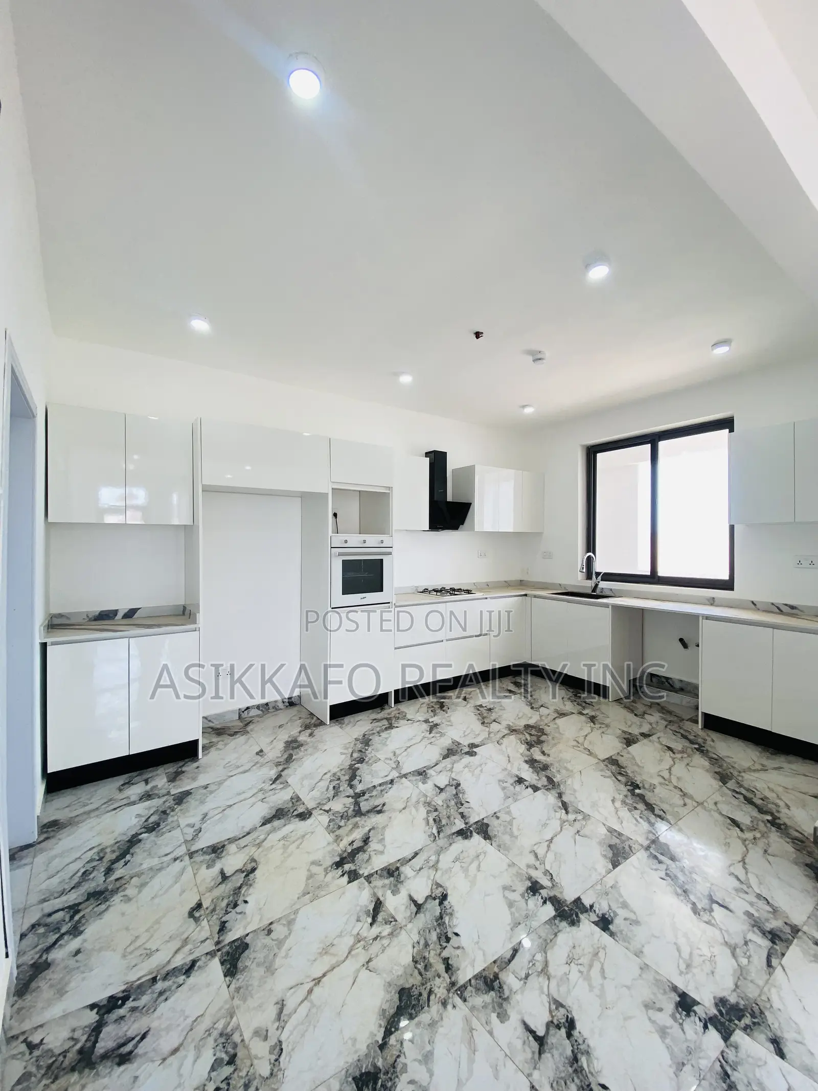 2bdrm Apartment in East Airport, Tseaddo for rent