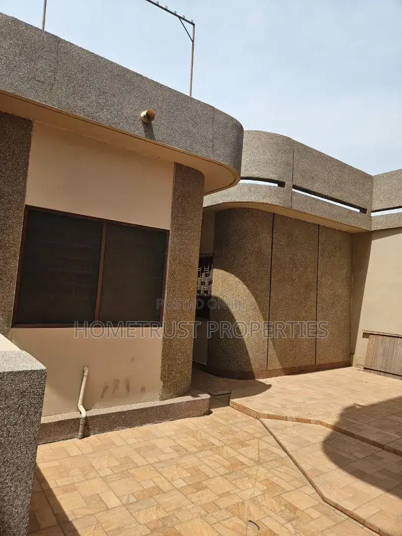 7bdrm House in Achimota Kingsby, Mile 7 for sale