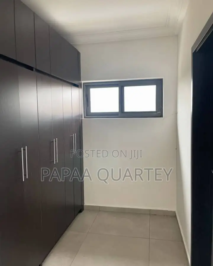 4bdrm House in Ashaley Botwe for sale