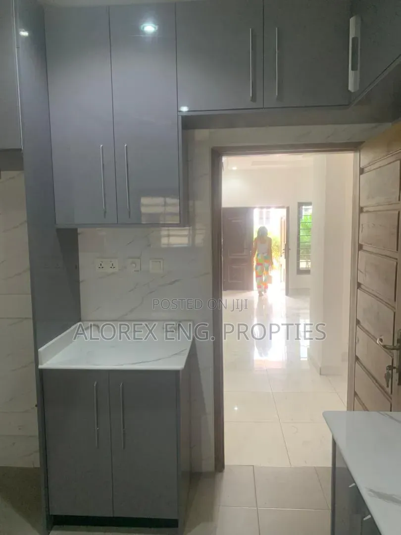 3bdrm House in Adenta, Barrier for rent