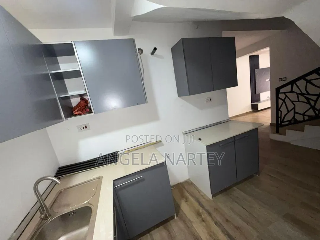 3bdrm House in Ashongman Estates, Accra Metropolitan for sale