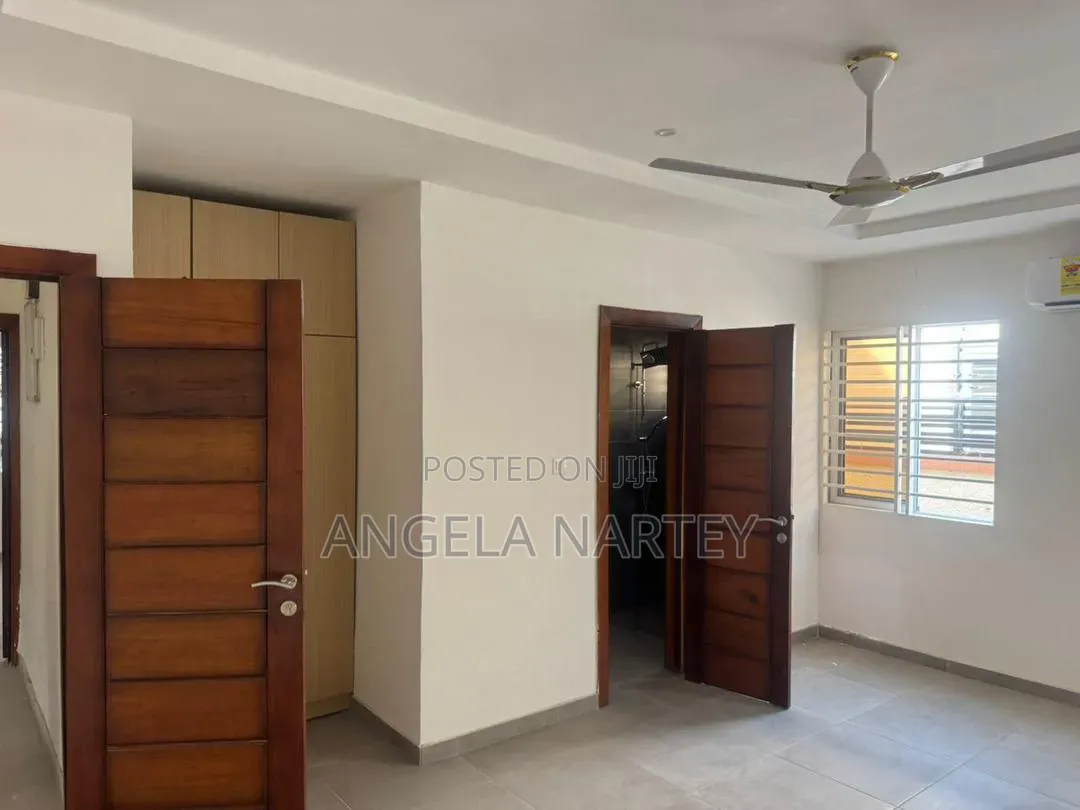 5bdrm House in Spintex, Accra Metropolitan for sale