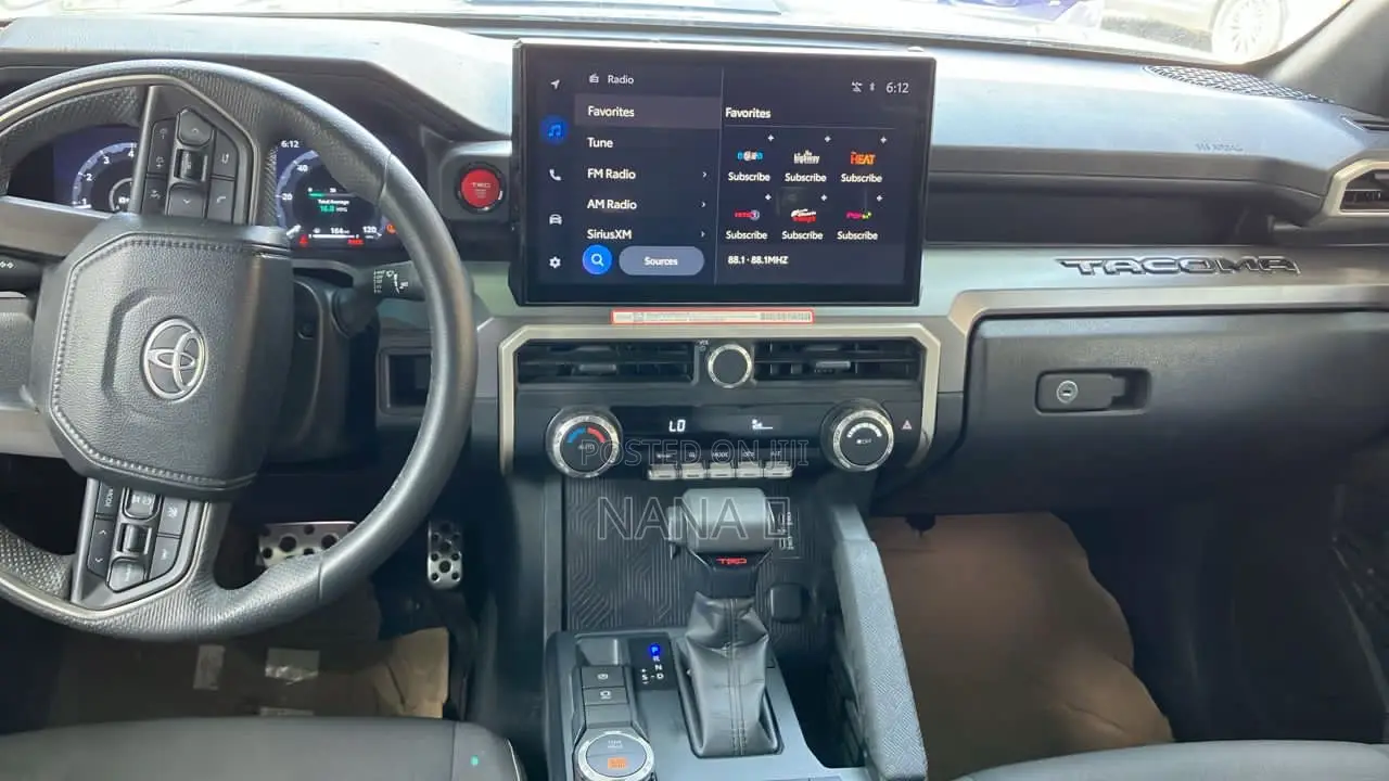 Toyota Tacoma SR5 XtraCab 6' Bed AT 2024 Black