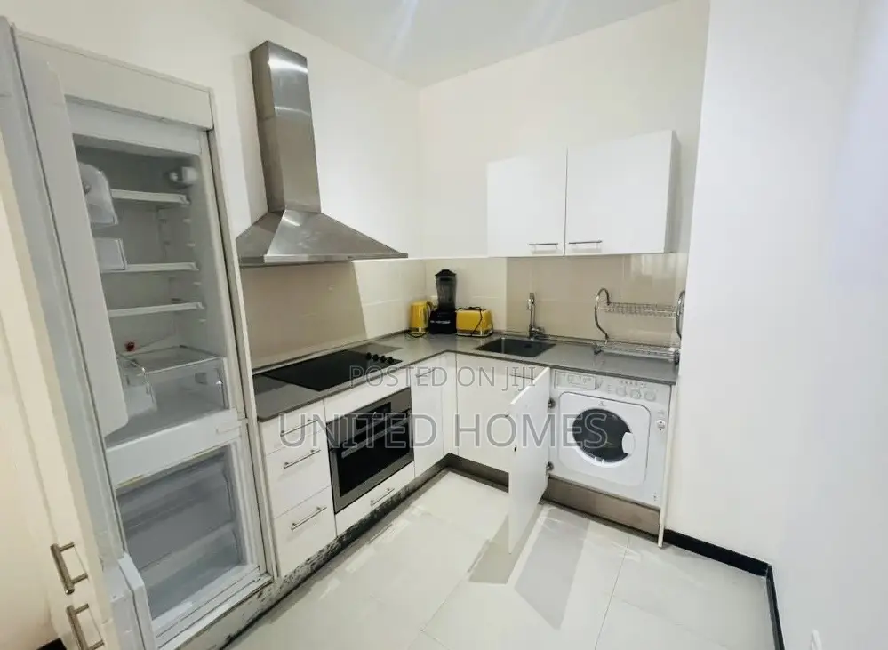 7bdrm House in Achimota for sale