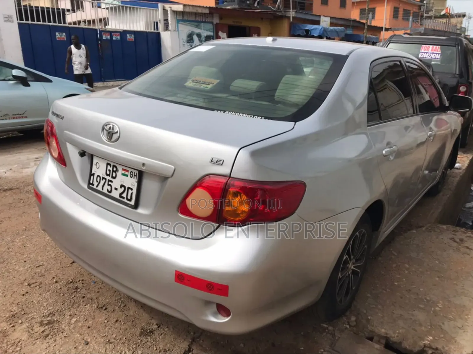 Toyota Corolla Base 4dr Sedan (1.8L 4cyl 5M) 2010