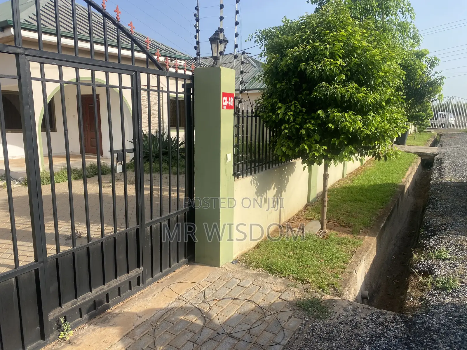4bdrm Bungalow in Lakeside Estate for rent